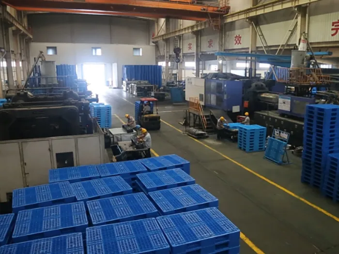 Injection plastic pallet workshop